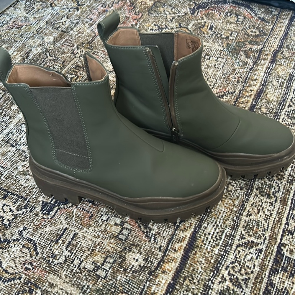 Vionic waterproof boots